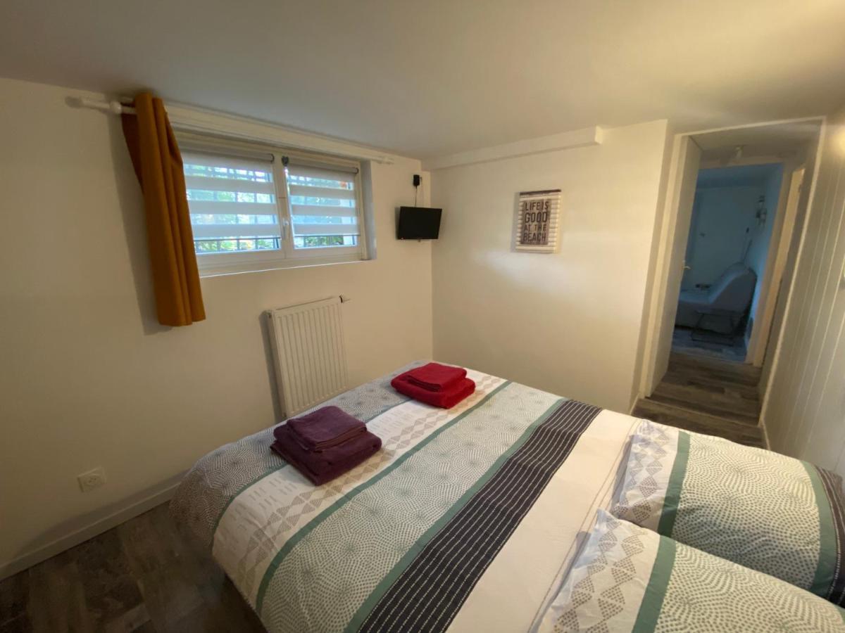 Le Palmier Apartman Saint-Georges-de-Pointindoux Kültér fotó